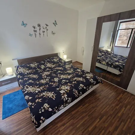 Crystal Luxe Apartment