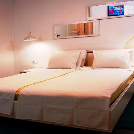Crystal Luxe Apartment *