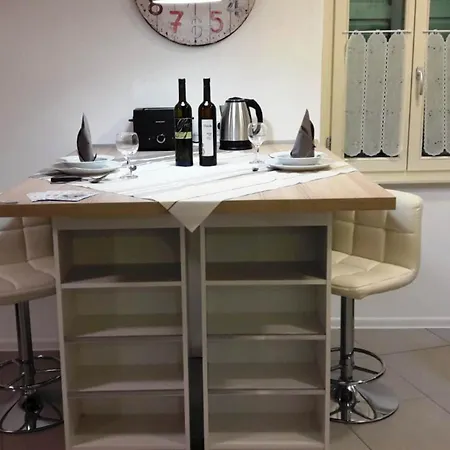 Crystal Luxe Apartment